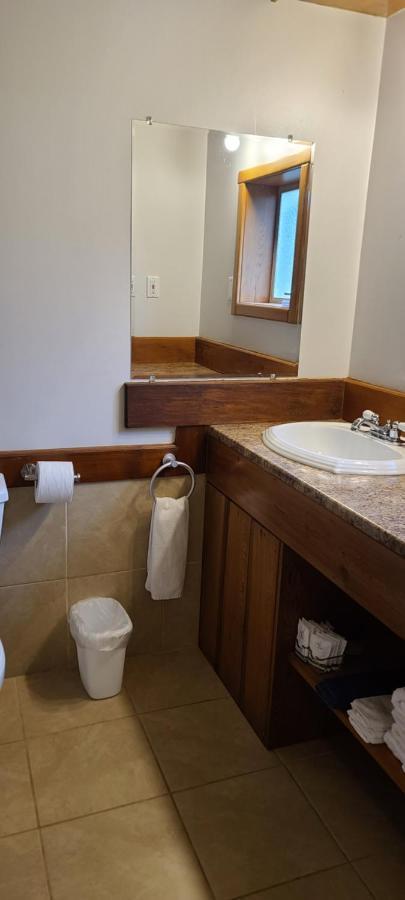 Meares Vista Inn Tofino Extérieur photo